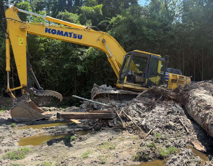 2015 Komatsu PC210 LC 10 Excavator - Image 5