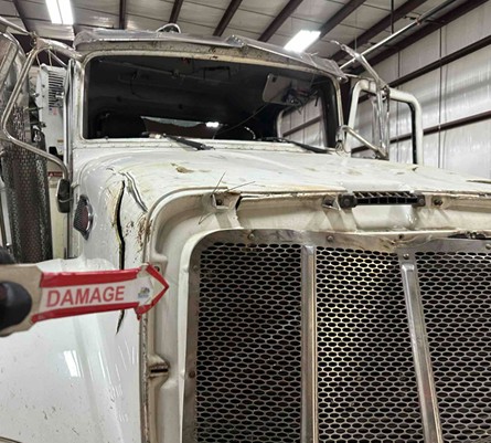 2015 Peterbilt 337 Crane Truck - Image 11