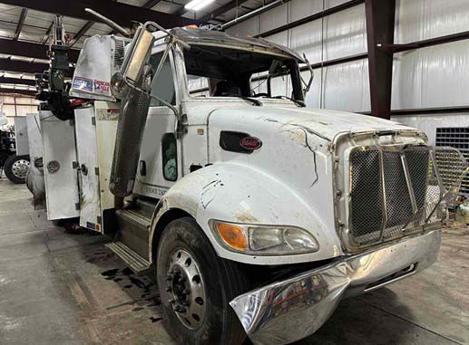 2015 Peterbilt 337 Crane Truck - Image 3