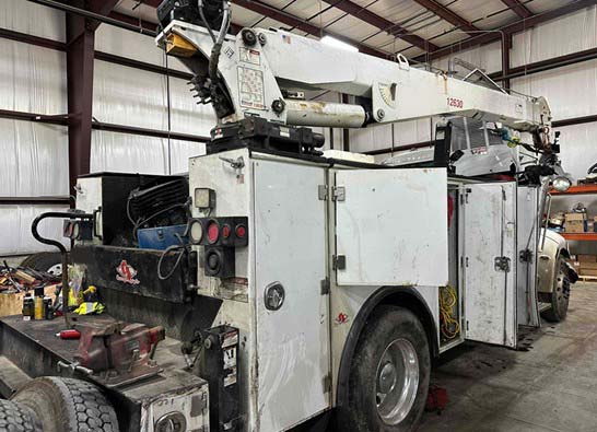 2015 Peterbilt 337 Crane Truck - Image 7