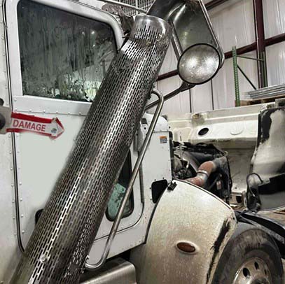 2015 Peterbilt 337 Crane Truck - Image 9