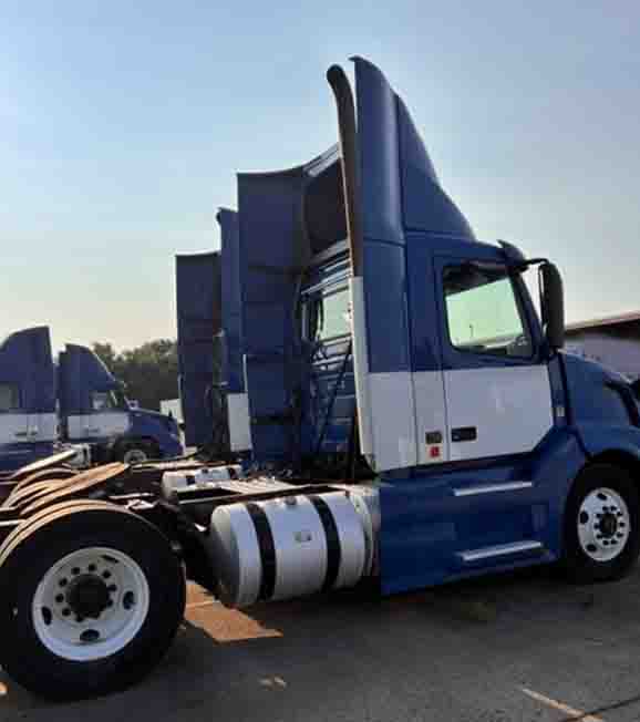2015 Volvo VNL (9094) - Image 3