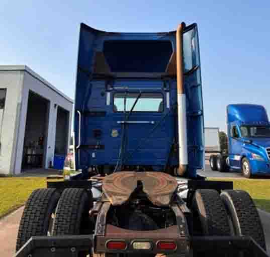 2015 Volvo VNL (9111) - Image 3