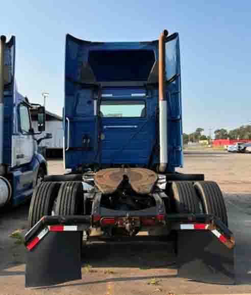 2015 Volvo VNL (9094) - Image 4