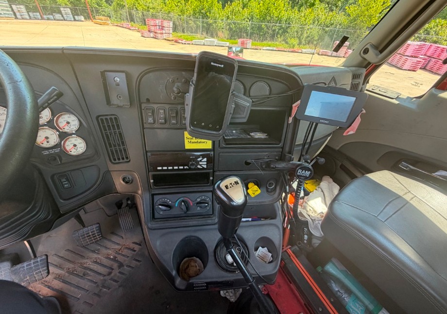 2016 International Prostar+ 113 6×4 - Image 10
