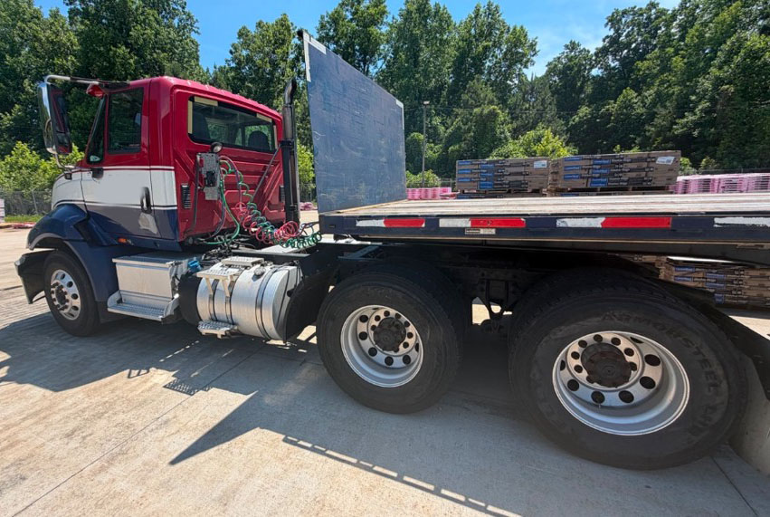 2016 International Prostar+ 113 6×4 - Image 2