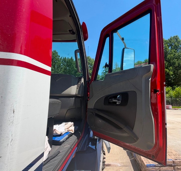 2016 International Prostar+ 113 6×4 - Image 9