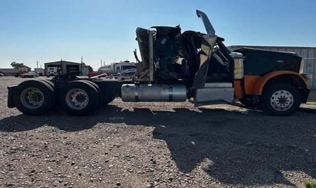 2016 Peterbilt 389 - Image 5