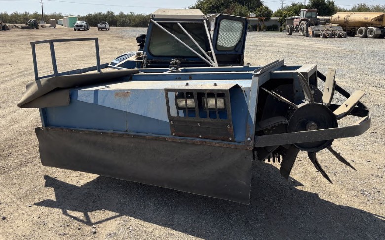 2016 Weiss McNair 2830 Sweeper