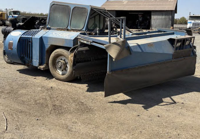 2016 Weiss McNair 2830 Sweeper - Image 8