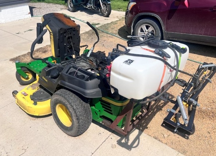 2017 John Deere Z525E Zero Turn Mower