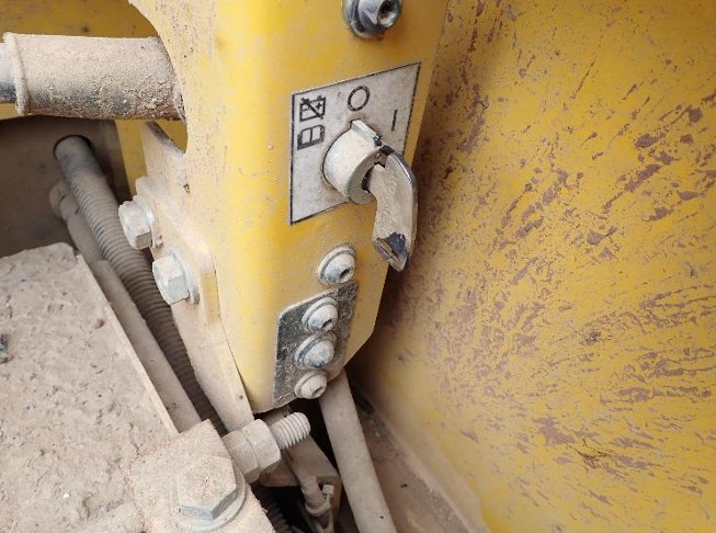 2017 Komatsu PC360-11 Excavator - Image 11