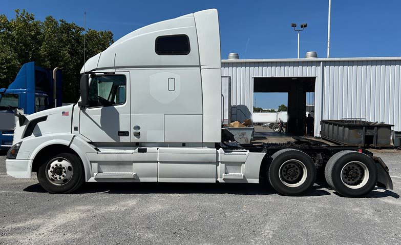 2018 Volvo VNL - Image 3