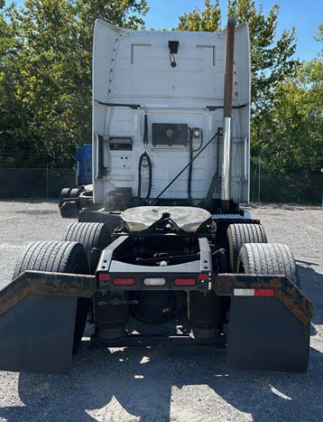 2018 Volvo VNL - Image 4
