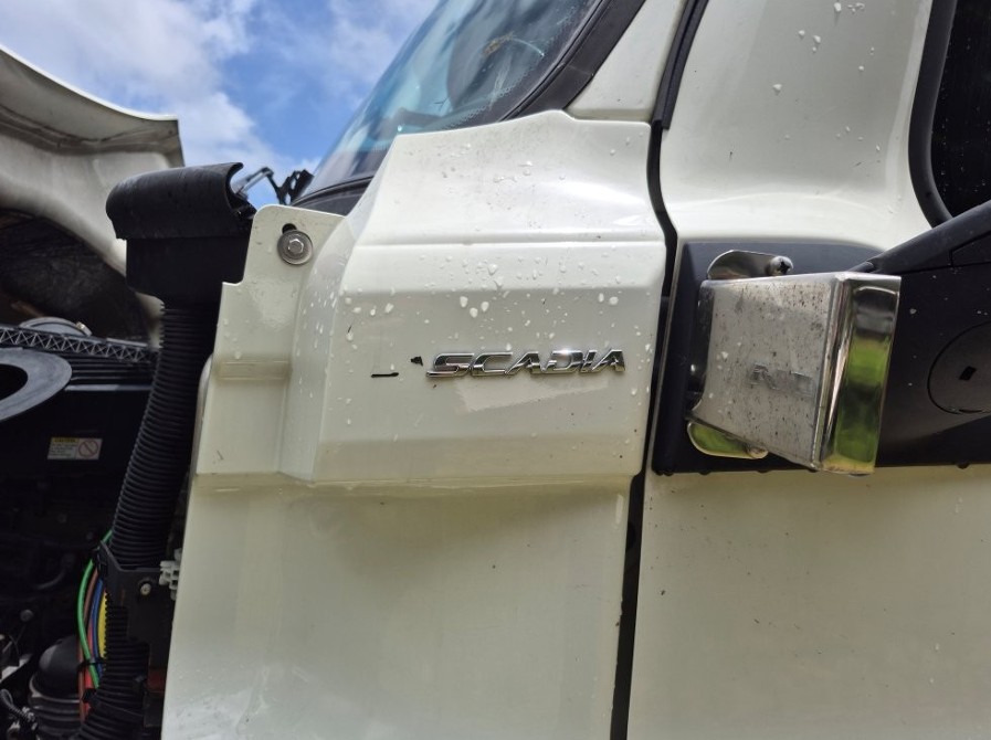 2019 Freightliner Cascadia - Image 25