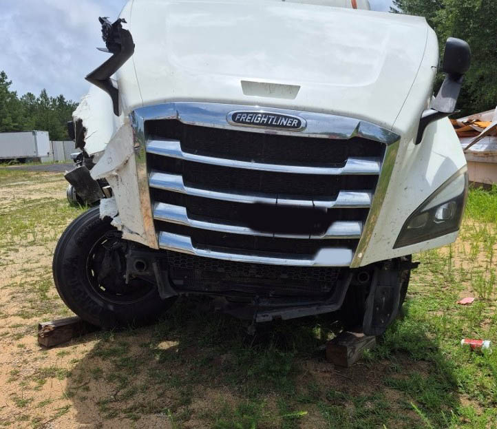 2019 Freightliner Cascadia - Image 3