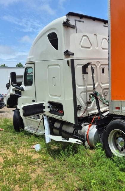 2019 Freightliner Cascadia - Image 4