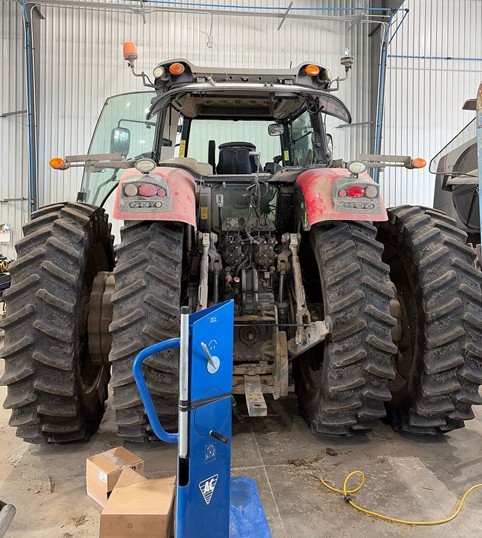 2019 Massey Ferguson 8732S Tractor - Image 10
