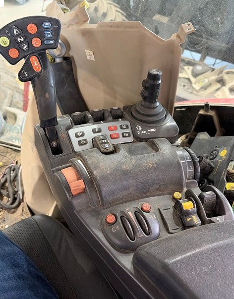 2019 Massey Ferguson 8732S Tractor - Image 18
