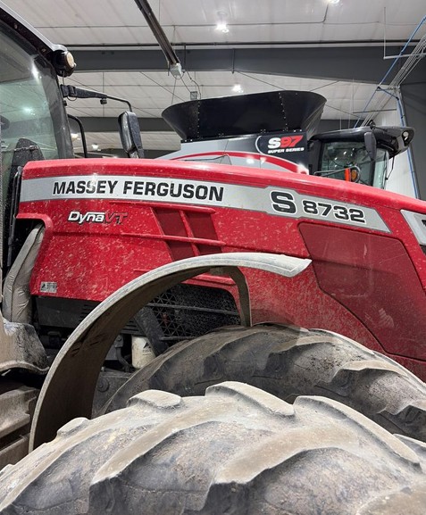 2019 Massey Ferguson 8732S Tractor - Image 2