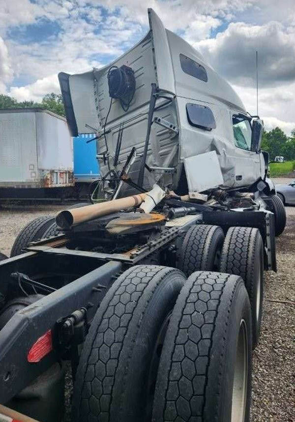 2019 Volvo VNL - Image 4