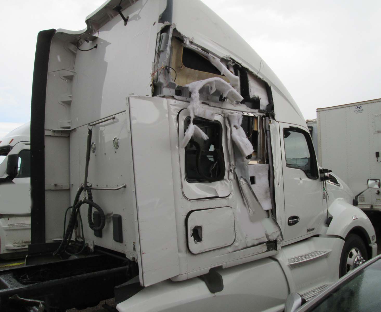 2020 Kenworth T680 - Image 5