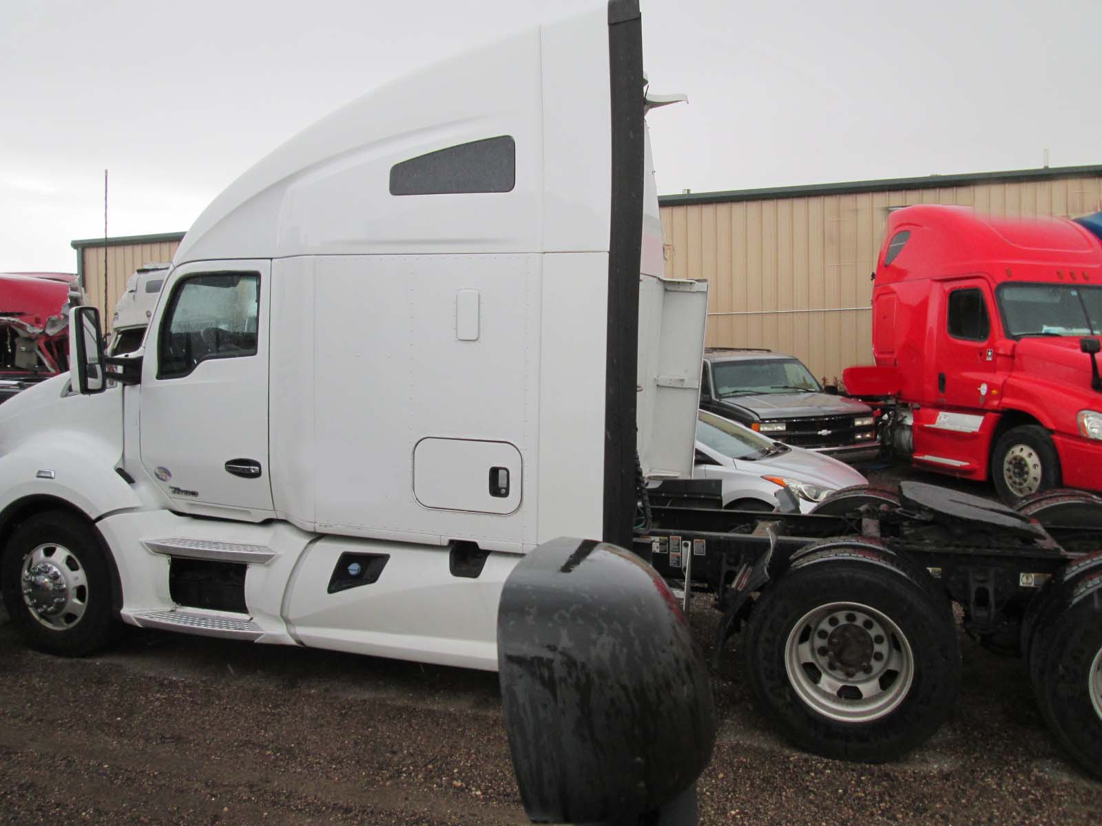 2020 Kenworth T680 - Image 7