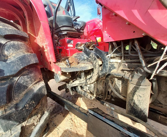 2020 Mahindra 5555 Tractor - Image 2