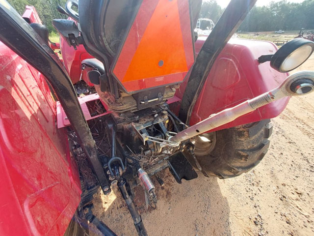 2020 Mahindra 5555 Tractor - Image 17