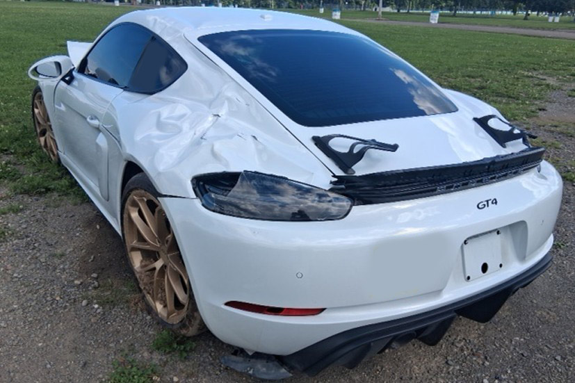 2020 Porsche Cayman GT4 - Image 3