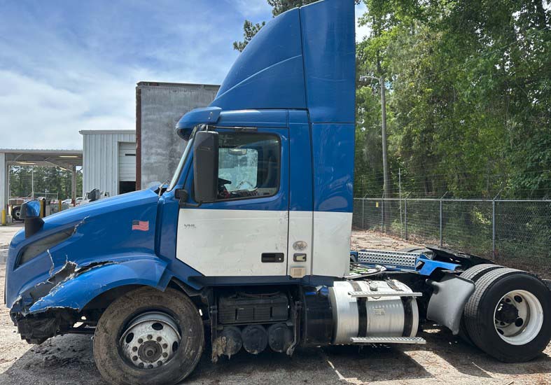 2020 Volvo VNL - Image 3