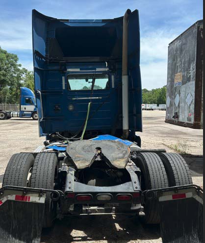 2020 Volvo VNL - Image 4