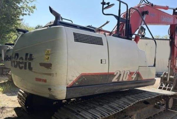 2021 Link Belt 210X4E Excavator - Image 9
