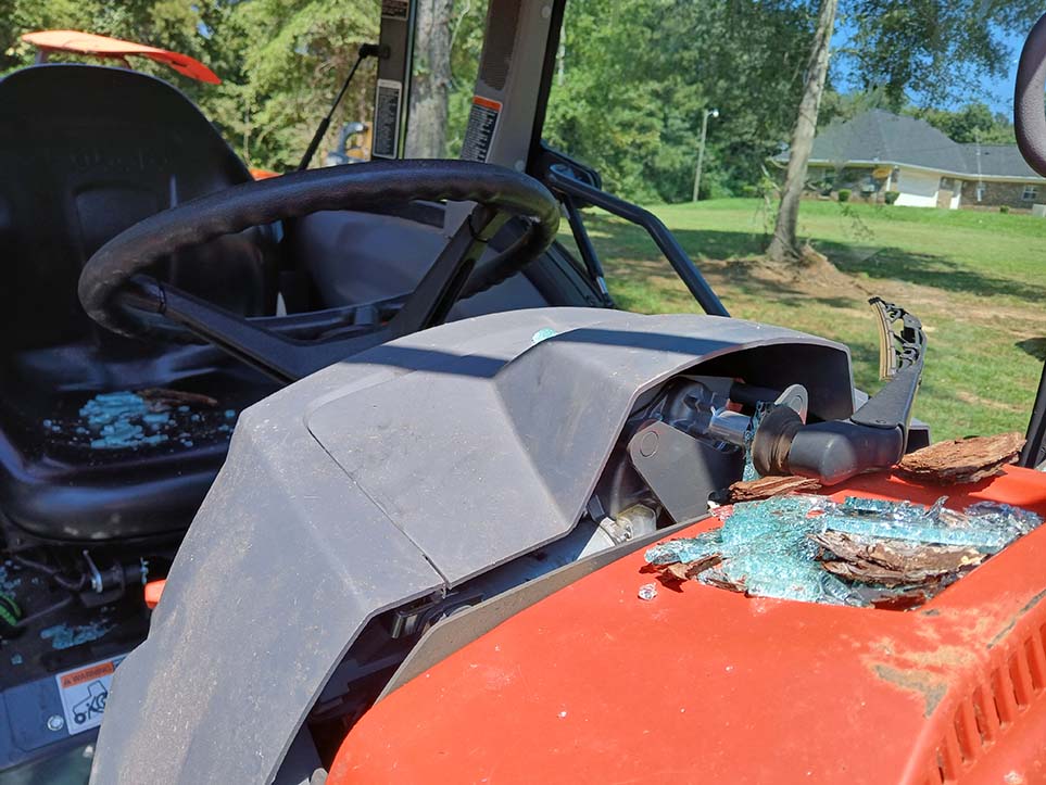 2022 Kubota MX5400 Tractor - Image 17