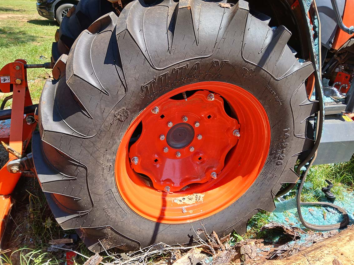 2022 Kubota MX5400 Tractor - Image 25