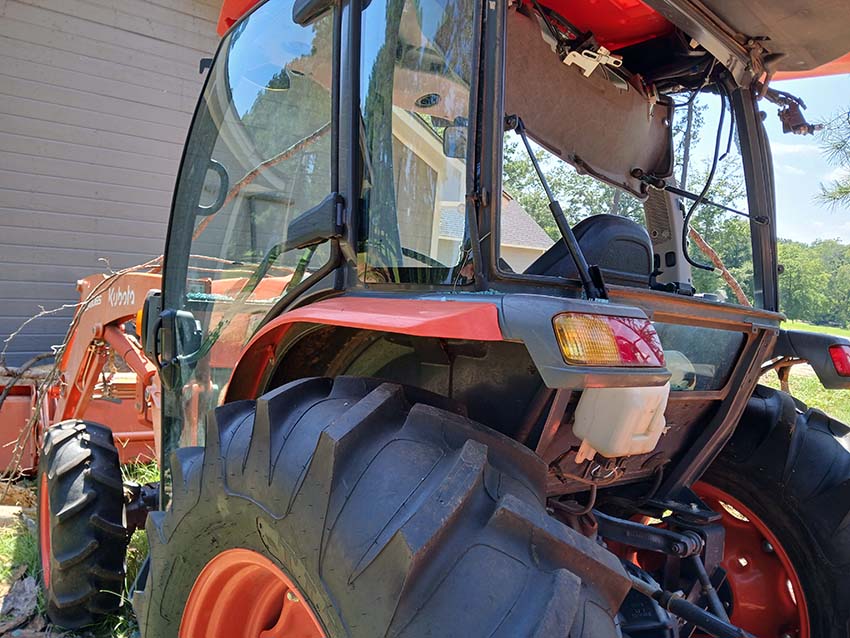 2022 Kubota MX5400 Tractor - Image 9
