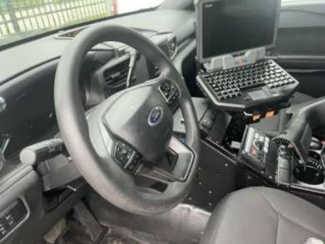 2023 Ford Explorer Police Interceptor - Image 10