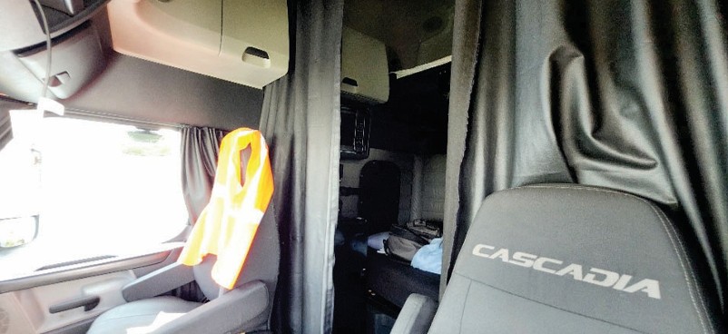 2023 Freightliner Cascadia - Image 15