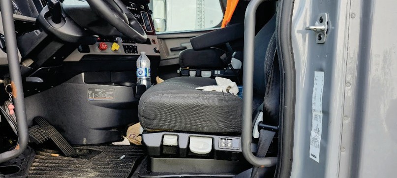 2023 Freightliner Cascadia - Image 16