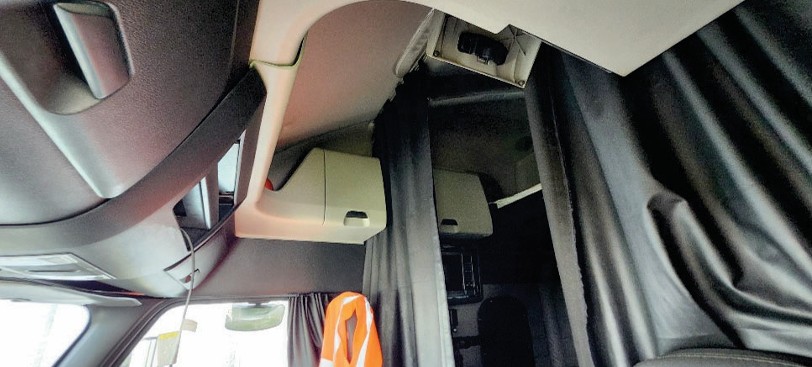 2023 Freightliner Cascadia - Image 17