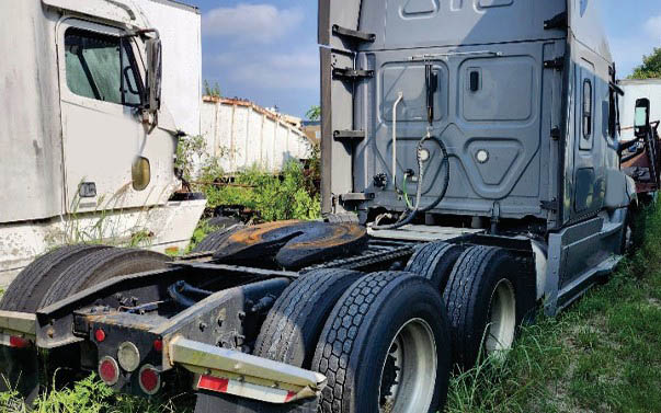 2023 Freightliner Cascadia - Image 6
