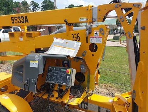 2023 Haulotte 5333A Towable Boom Lift - Image 6