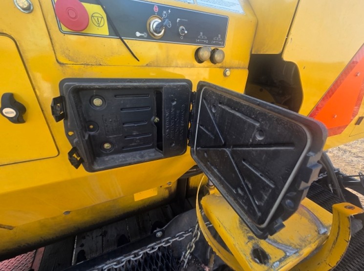 2023 Weiler 1648A Paver - Image 26