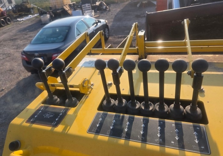 2023 Weiler 1648A Paver - Image 30