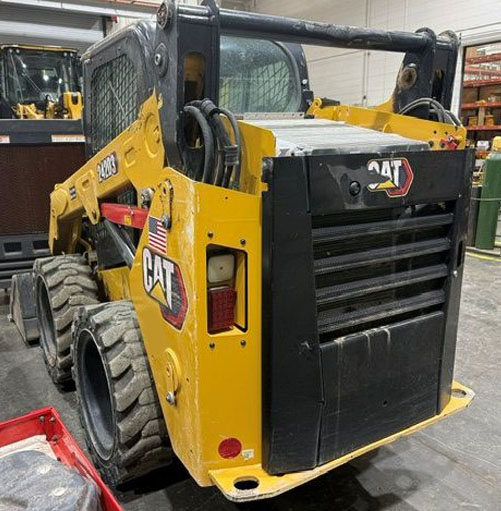2024 Caterpillar 242D3 Skid Steer - Image 2