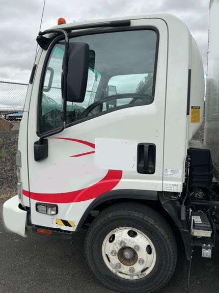 2024 Chevrolet 4500HD Box Truck - Image 4