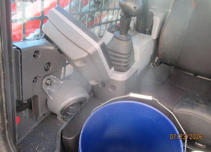 2025 Kubota SVL75-3 Skid Steer - Image 17