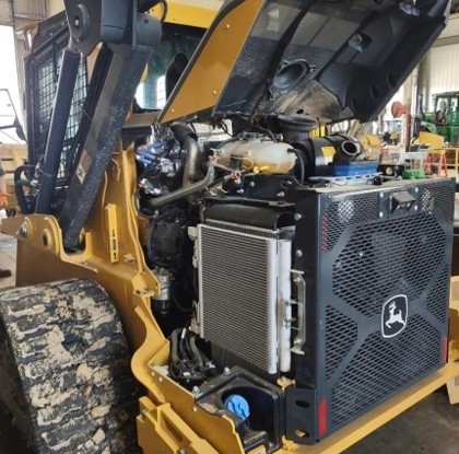 2026 DEERE 331P Skid Steer - Image 2