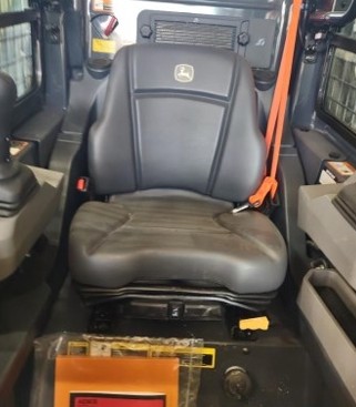 2026 DEERE 331P Skid Steer - Image 9