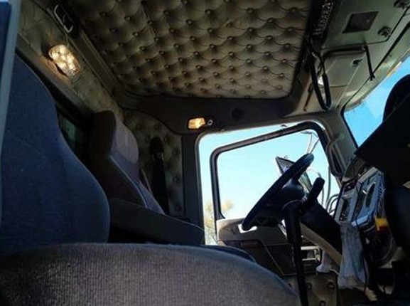 2026 Kenworth W900 - Image 15